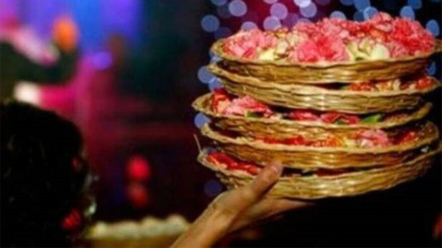 Η δεκαετία του 1980 και τα σκυλάδικα, τα καψουροτράγουδα, οι στίχοι και... η πολιτική αποδοχή τους