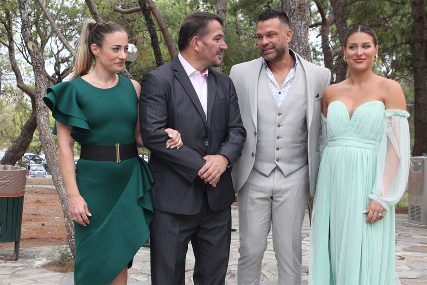 Κώστας Σόμμερ και Βαλεντίνη Παπαδάκη: Φωτογραφίες και βίντεο από τη βάφτιση του γιου τους 