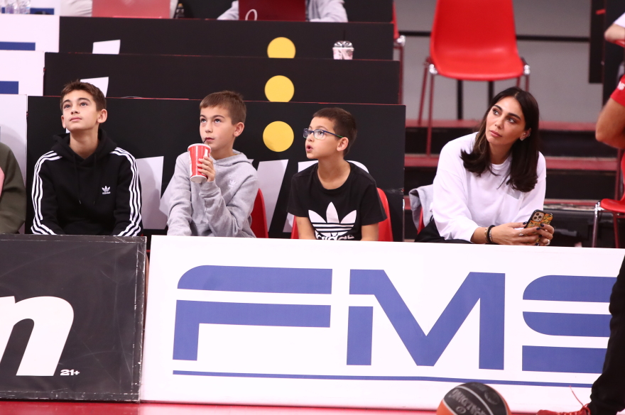 Ο Σπανούλης επέστρεψε ως αντίπαλος του Ολυμπιακού στο ΣΕΦ με το Περιστέρι bwin -  Δείτε βίντεο και φωτογραφίες