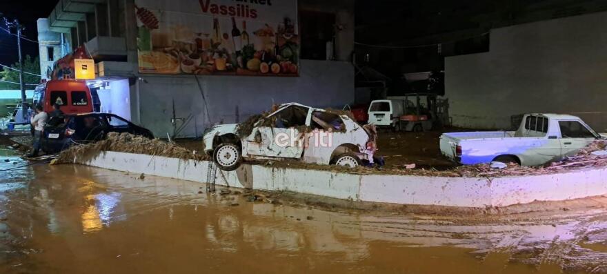 Κακοκαιρία στην Κρήτη: Εικόνες βιβλικής καταστροφής στην Αγία Πελαγία - Με δύτες και drones ψάχνουν την 49χρονη αγνοούμενη