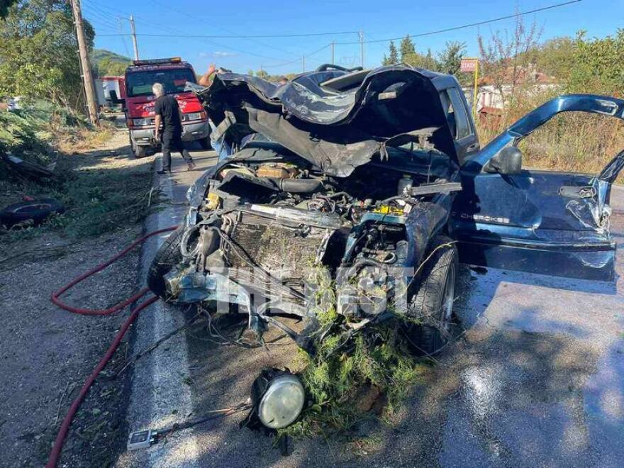 Αχαΐα: Σοβαρό τροχαίο με εγκλωβισμό ηλικιωμένων σε αυτοκίνητο - Δείτε φωτογραφίες