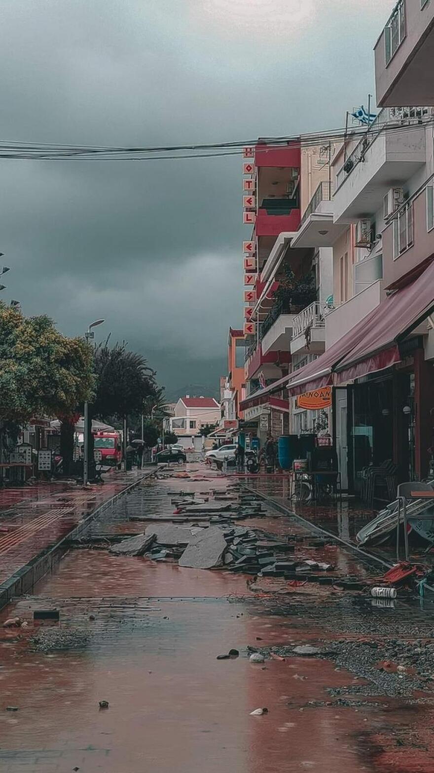 Κακοκαιρία στην Κρήτη: Εικόνες βιβλικής καταστροφής στην Αγία Πελαγία - Με δύτες και drones ψάχνουν την 49χρονη αγνοούμενη