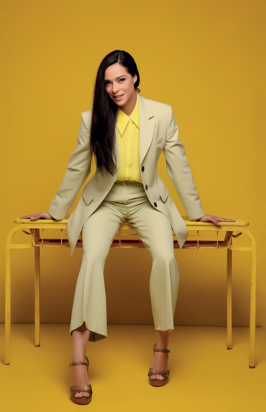 H Ευαγγελία Συριοπούλου ισορροπεί ανάμεσα σε δύο κόσμους