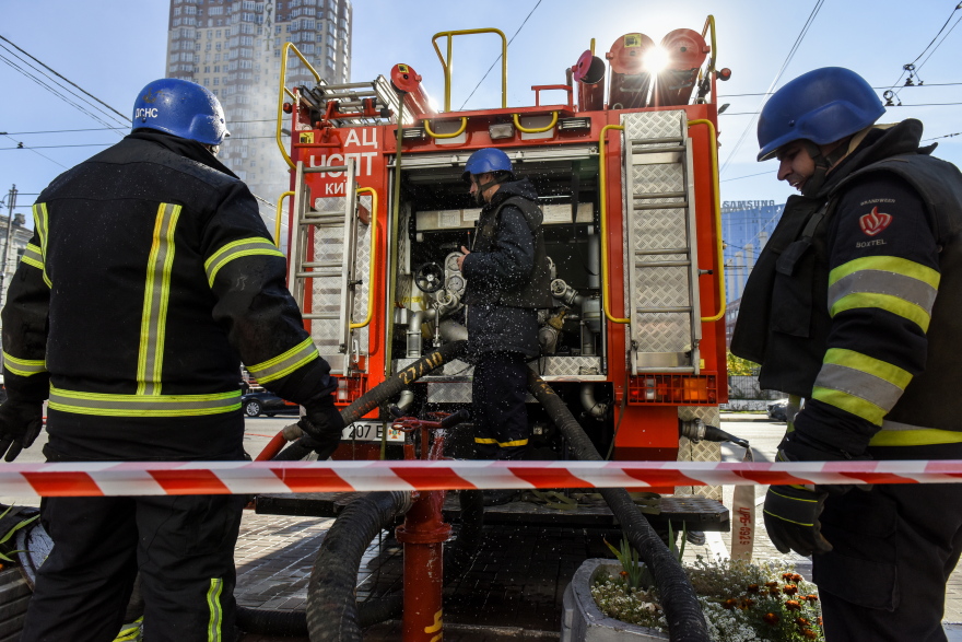 Πόλεμος στην Ουκρανία: Τουλάχιστον οκτώ νεκροί από τα ρωσικά πλήγματα σε Κίεβο και Σούμι - Δείτε εικόνες