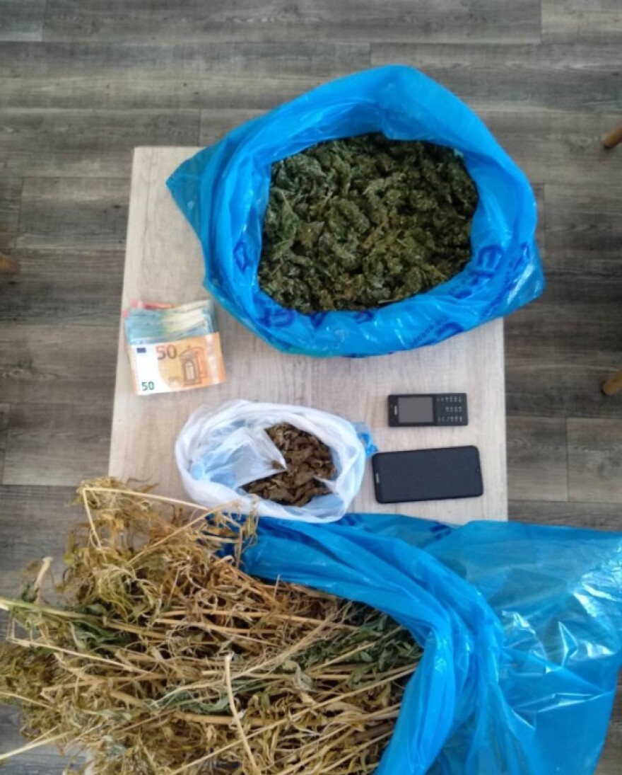 Μεσολόγγι: Αποξήραινε πέντε κιλά κάνναβης στο σπίτι του
