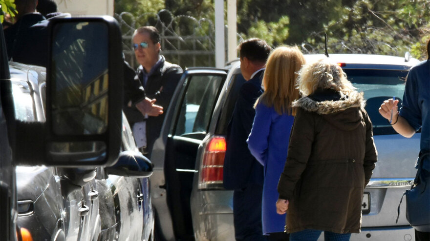 Βιασμός 12χρονης: Έφτασε στον ανακριτή η μητέρα της - Τι υποστήριξαν οι τρεις κατηγορούμενοι