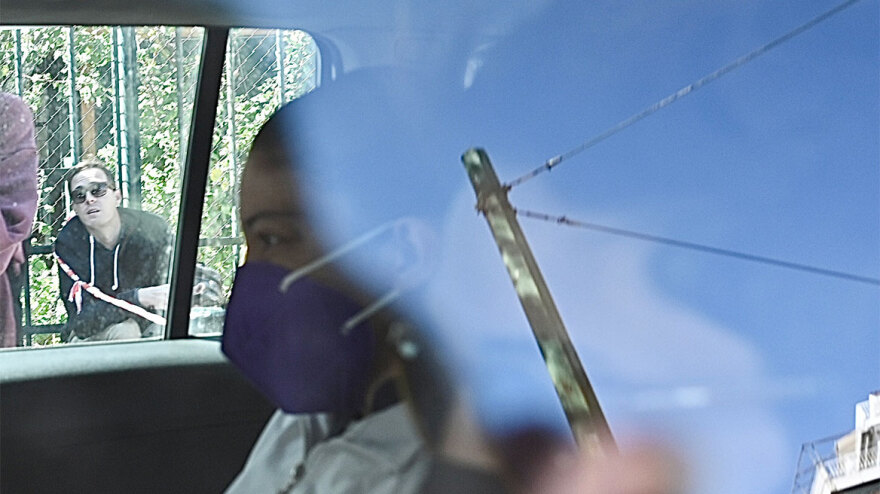 Βιασμός 12χρονης: Έφτασε στον ανακριτή η μητέρα της - Τι υποστήριξαν οι τρεις κατηγορούμενοι