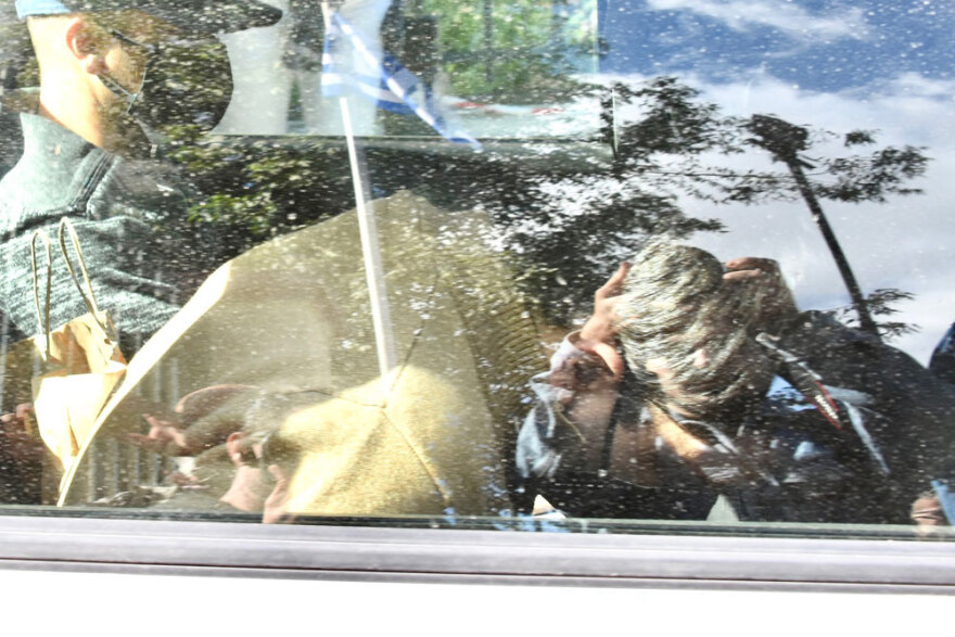 Βιασμός 12χρονης: Έφτασε στον ανακριτή η μητέρα της - Τι υποστήριξαν οι τρεις κατηγορούμενοι