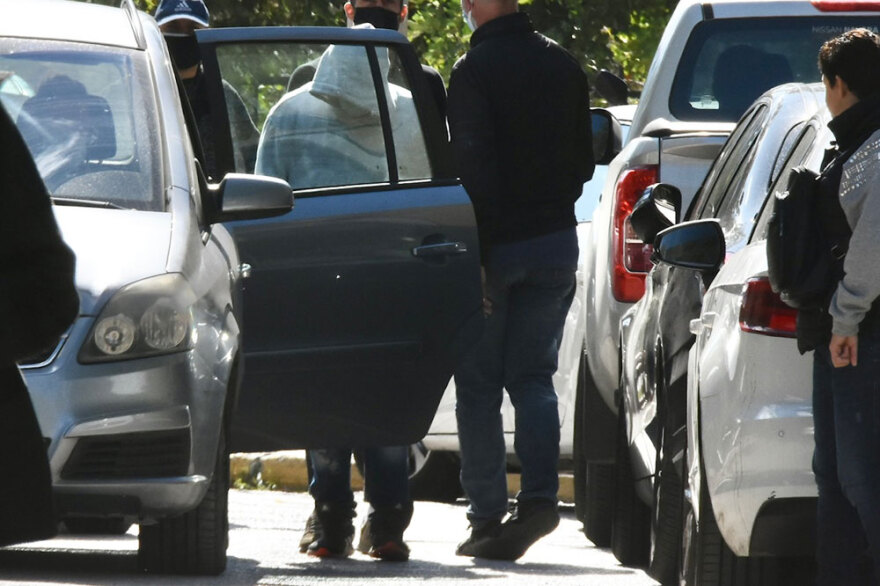 Βιασμός 12χρονης: Έφτασε στον ανακριτή η μητέρα της - Τι υποστήριξαν οι τρεις κατηγορούμενοι