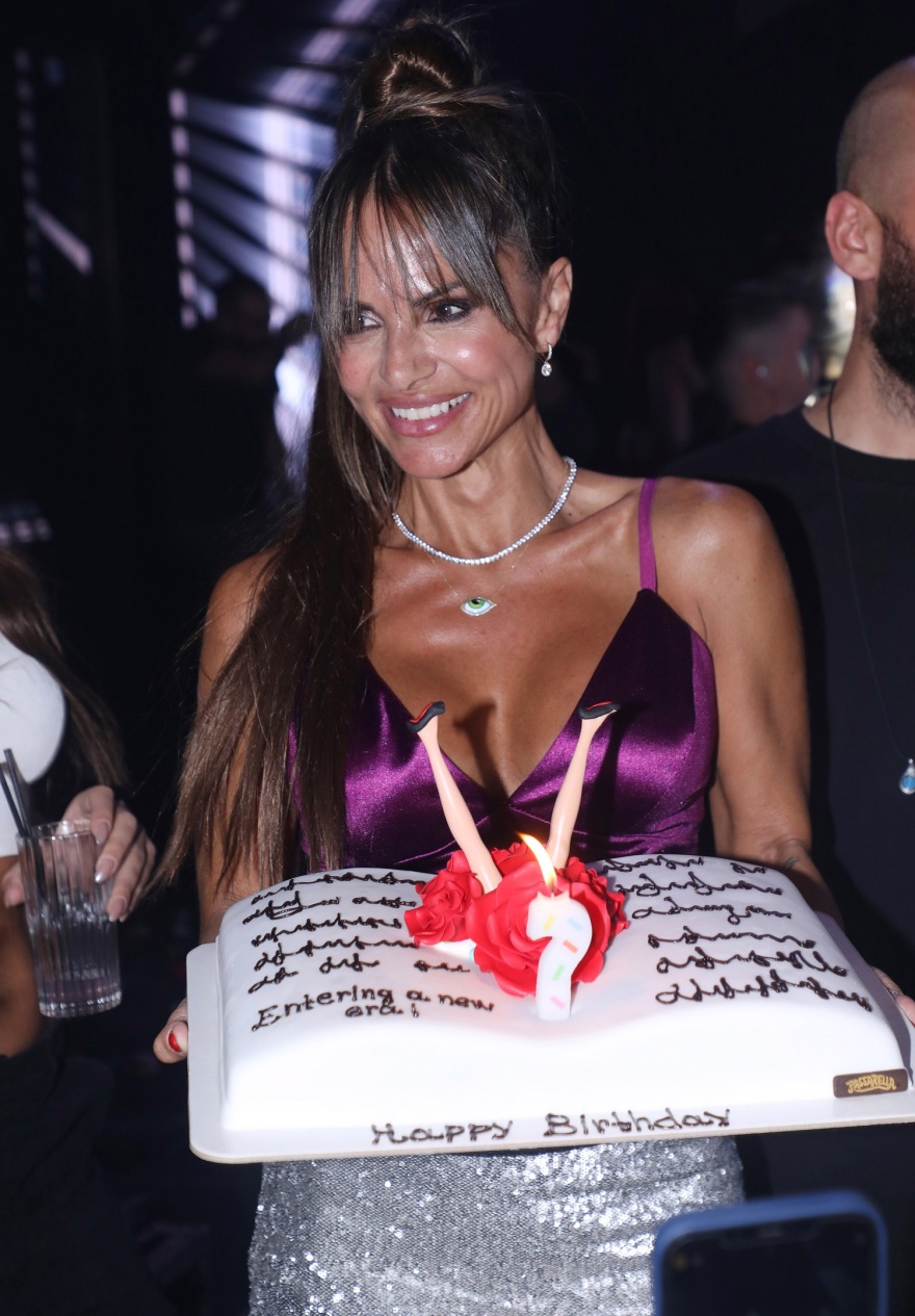 Κωνσταντίνος Βασάλος και Ευρυδίκη Βαλαβάνη στα γενέθλια της Σόφης Πασχάλη