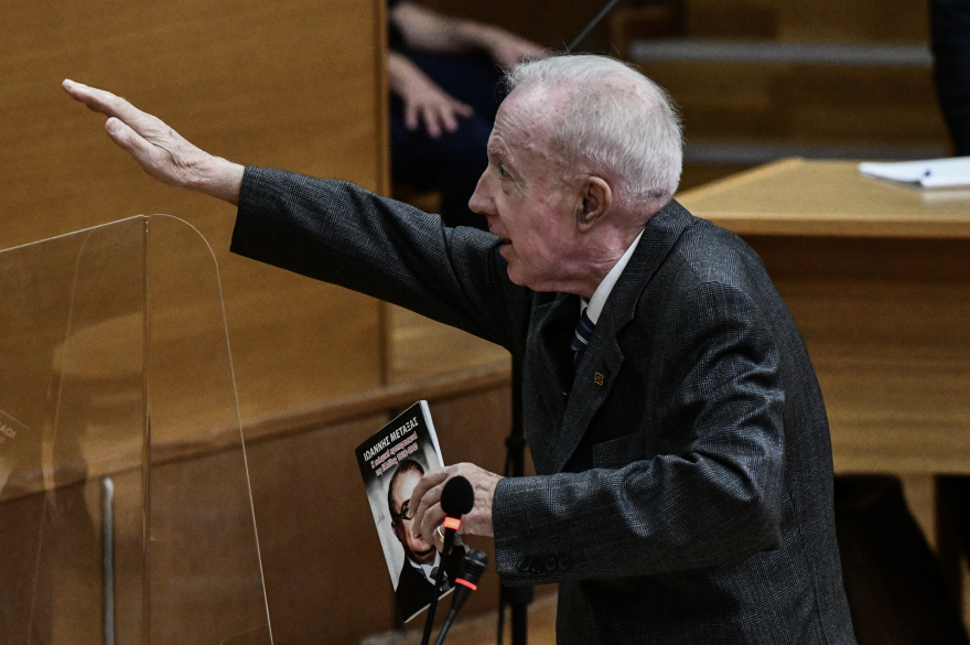 Κ. Πλεύρης: Η απάντηση της εγγονής του Ιωάννη Μεταξά στις αναφορές του για τον ναζιστικό χαιρετισμό