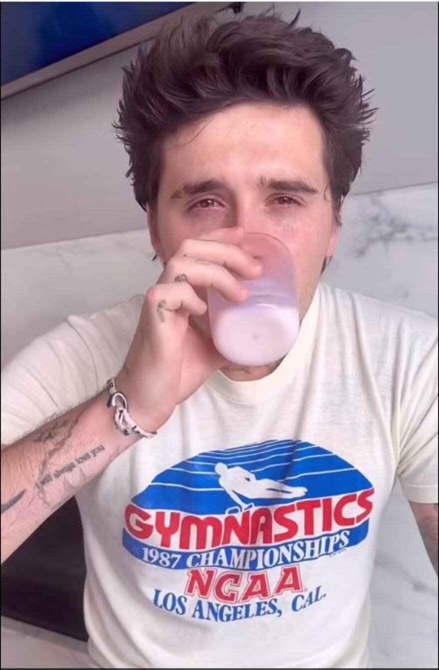 Βίντεο: Ο Μπρούκλιν Μπέκαμ με δάκρυα στα μάτια για την πρόκληση της... καυτερής τορτίγιας