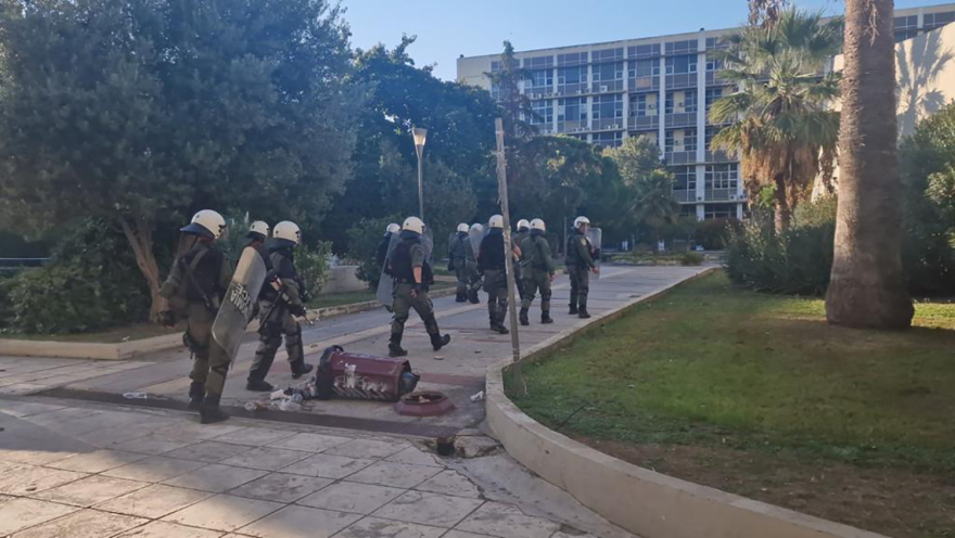 Θεσσαλονίκη: Επεισόδια μπροστά στην Πρυτανεία του ΑΠΘ