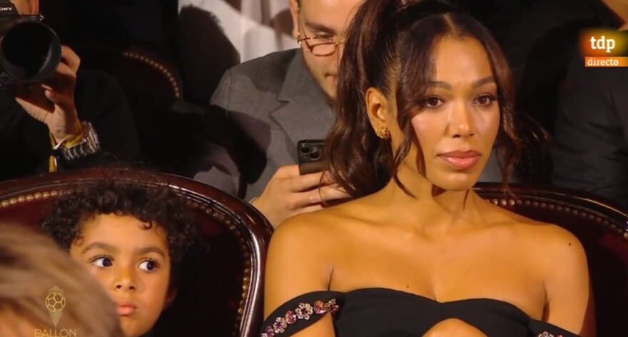 Μπενζεμά: Στο γκαλά για τη Χρυσή Μπάλα μαζί με τη νέα του σύντροφο και την πρώην σύζυγό του - Δείτε φωτογραφίες