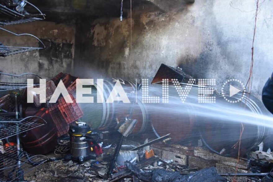 Φωτιά σε αποθήκη στον Πύργο - Στο νοσοκομείο μία γυναίκα