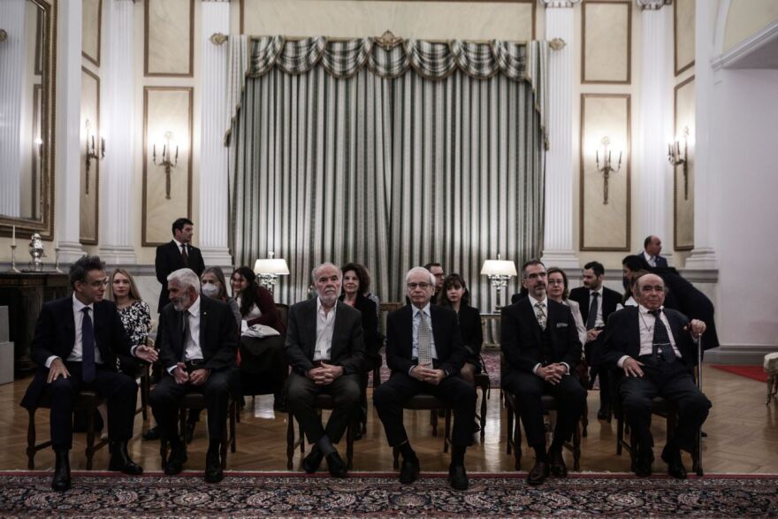  Η Σακελλαροπούλου απένειμε παράσημα σε 11 προσωπικότητες των γραμμάτων και των τεχνών