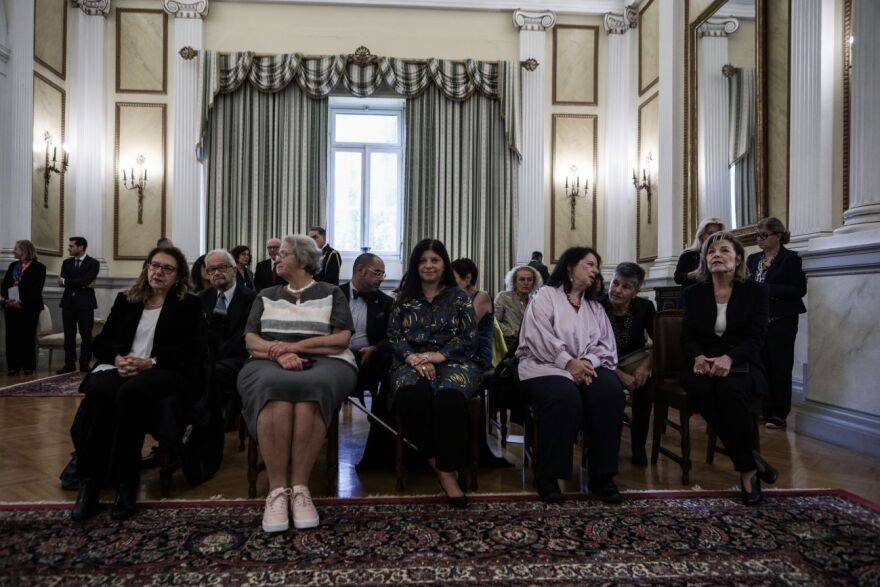  Η Σακελλαροπούλου απένειμε παράσημα σε 11 προσωπικότητες των γραμμάτων και των τεχνών