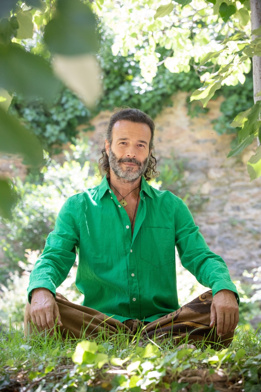 Ρίζες: Ο Θανάσης Ευθυμιάδης παρουσιάζει τα οφέλη του χορού στην έκφραση