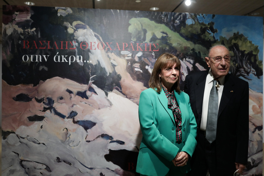Η Κατερίνα Σακελλαροπούλου εγκαινίασε την έκθεση «Βασίλης Θεοχαράκης - Στην Άκρη»