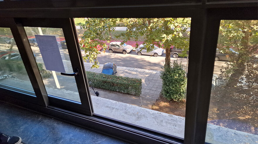 Πτώση 19χρονου στο ΑΠΘ: «Ήταν σωριασμένος και μας έλεγε "καλέστε ασθενοφόρο"», λένε συμφοιτητές του