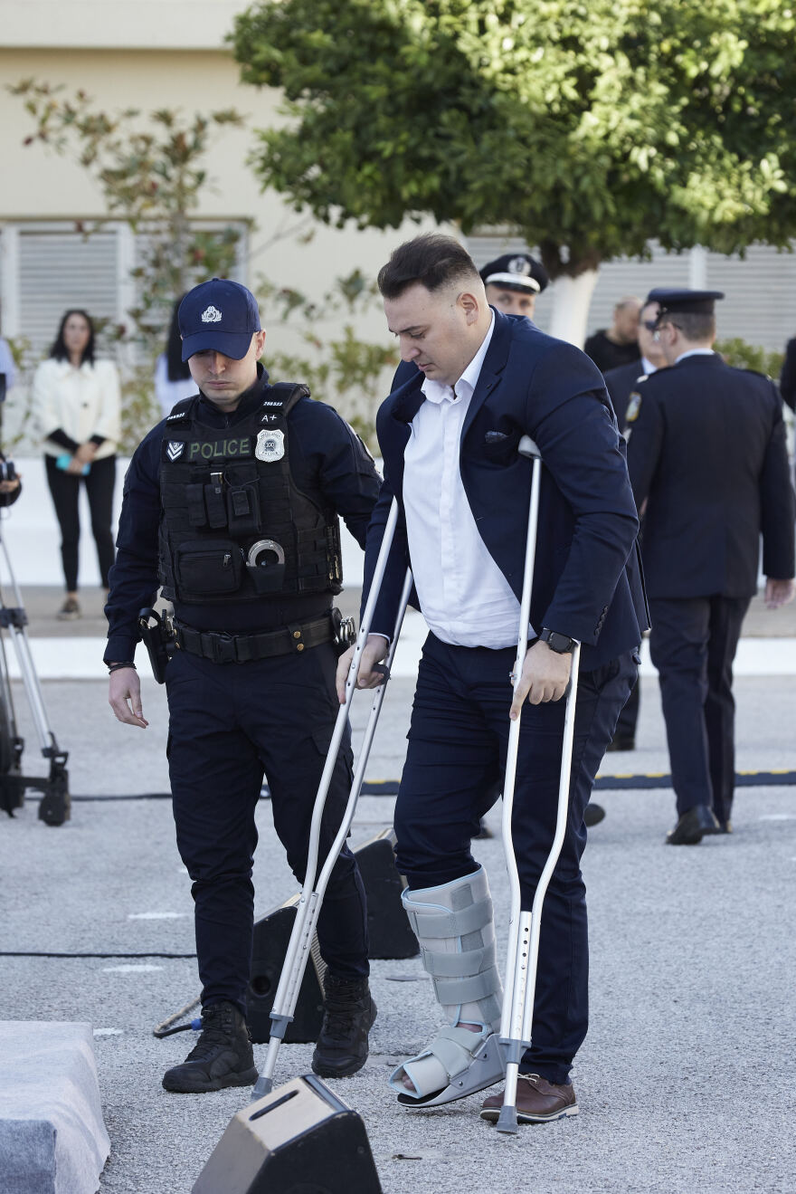 Ήρωες αστυνομικοί θυμούνται: «Σαν να κουβαλούσα στους ώμους το δικό μου παιδί»