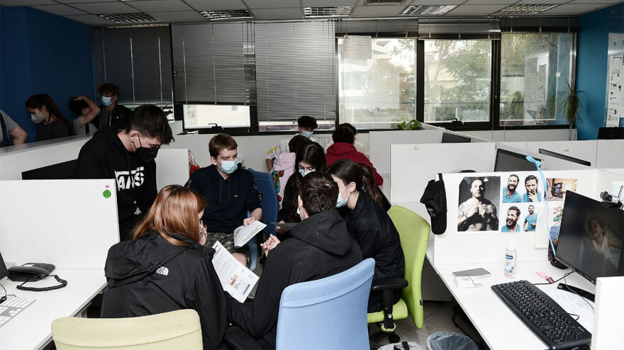 Οι μαθητές της Σχολής Μωραΐτη «τύπωσαν» το δικό τους Πρώτο Θέμα