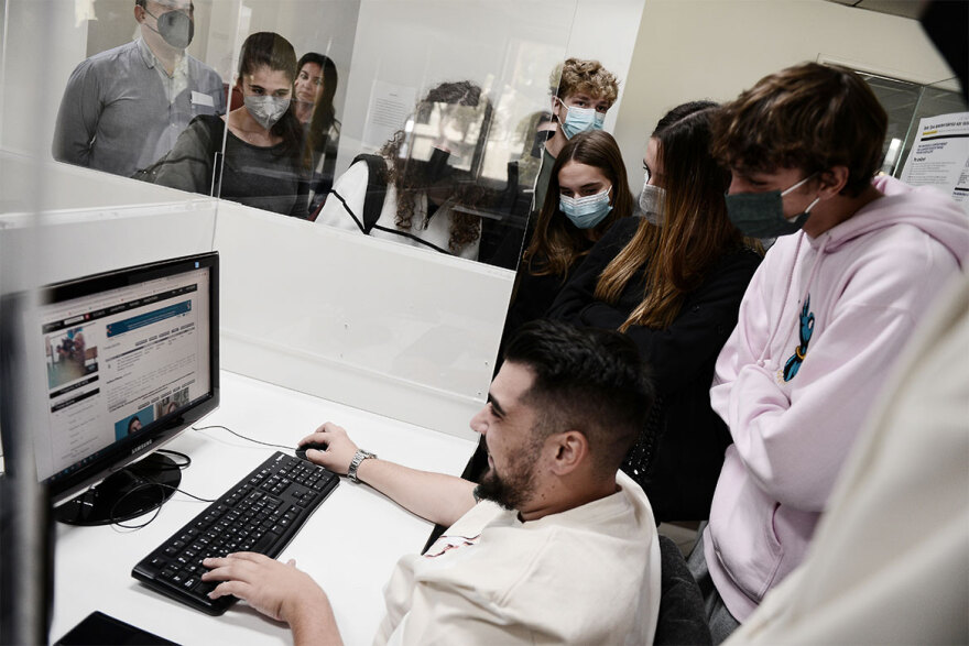 Οι μαθητές της Σχολής Μωραΐτη «τύπωσαν» το δικό τους Πρώτο Θέμα