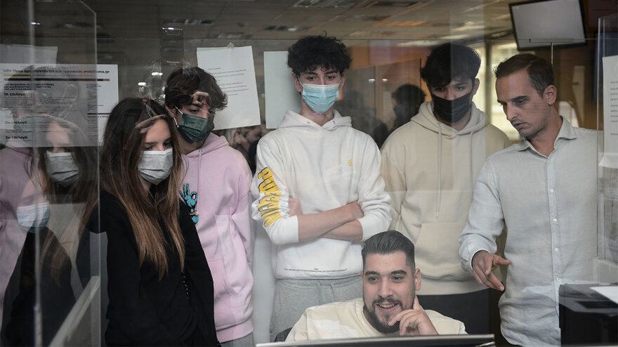 Οι μαθητές της Σχολής Μωραΐτη «τύπωσαν» το δικό τους Πρώτο Θέμα