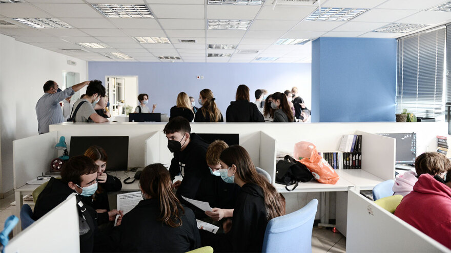 Οι μαθητές της Σχολής Μωραΐτη «τύπωσαν» το δικό τους Πρώτο Θέμα