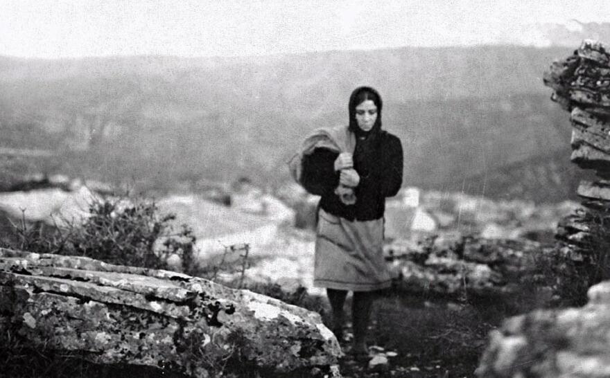 Ο Θόδωρος Αγγελόπουλος «επιστρέφει» στην αγαπημένη του Θεσσαλονίκη δέκα χρόνια μετά τον θάνατό του