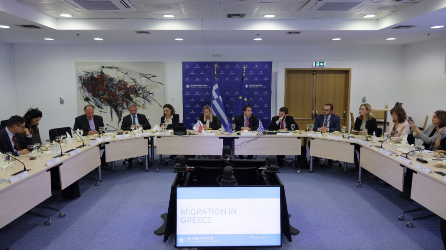 Νότης Μηταράκης: Ενημέρωσε τους πρέσβεις των κρατών-μελών της ΕΕ για το μεταναστευτικό