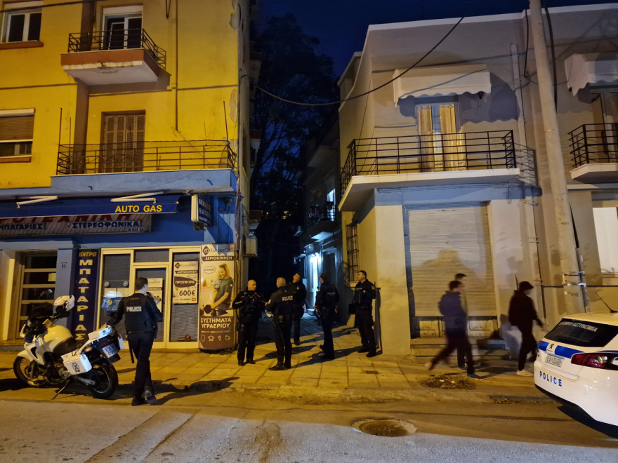 Θεσσαλονίκη: Νεκρός 45χρονος που έπεσε από τον τέταρτο όροφο πολυκατοικίας