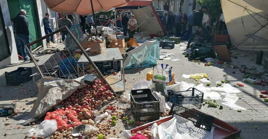 Καλαμπάκα: «Σκότωσα τη γυναίκα μου» - Τρελή πορεία αγροτικού σε λαϊκή με τέσσερις τραυματίες