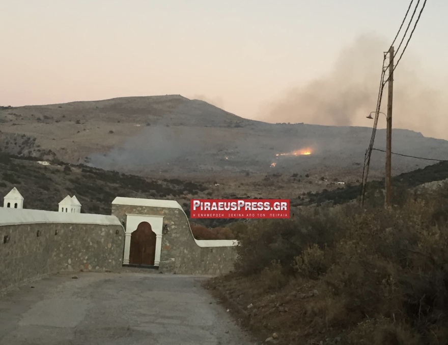 Πυρκαγιά σε χαμηλή βλάστηση στο Μανδράκι Ύδρας