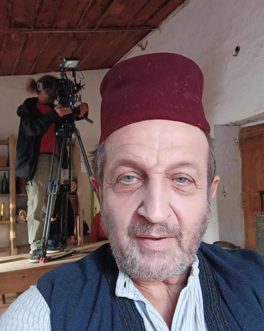 Σπύρος Μπιμπίλας: Δημοσίευσε φωτογραφίες από τα γυρίσματα του «Καπετάν Μιχάλη»