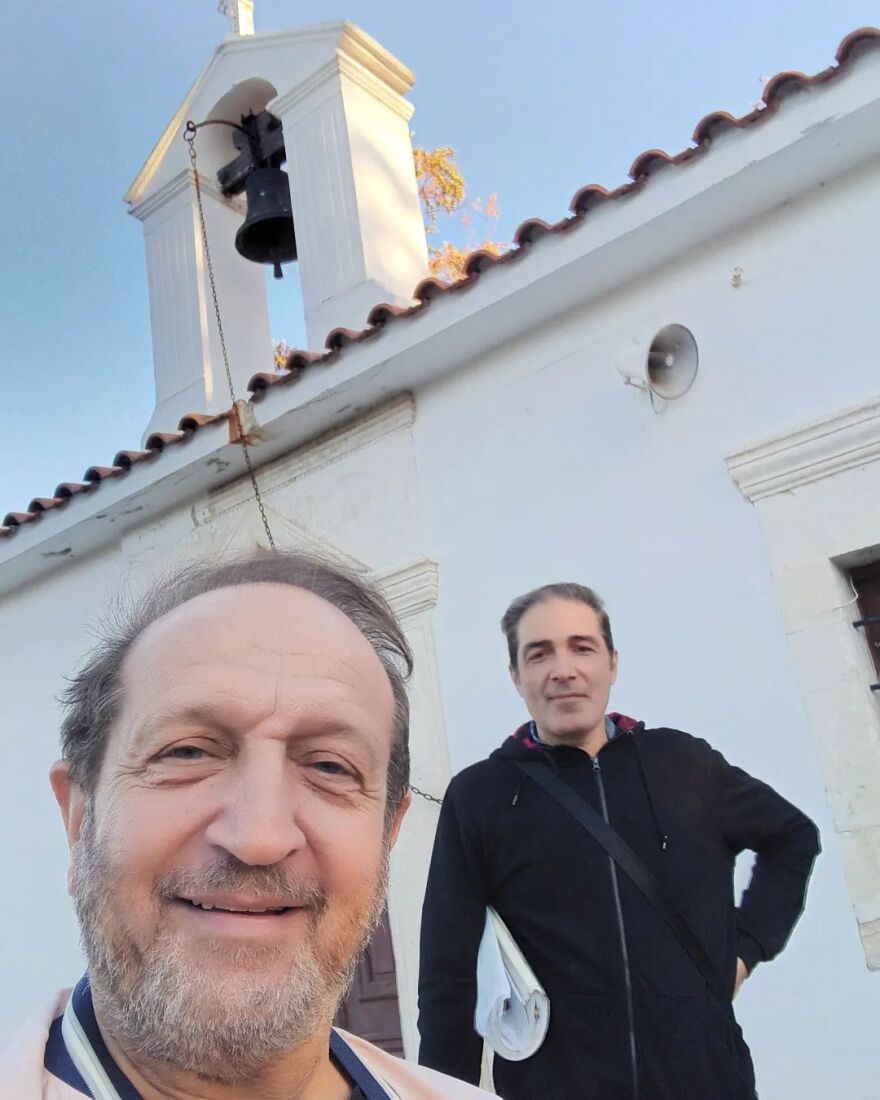 Σπύρος Μπιμπίλας: Δημοσίευσε φωτογραφίες από τα γυρίσματα του «Καπετάν Μιχάλη»