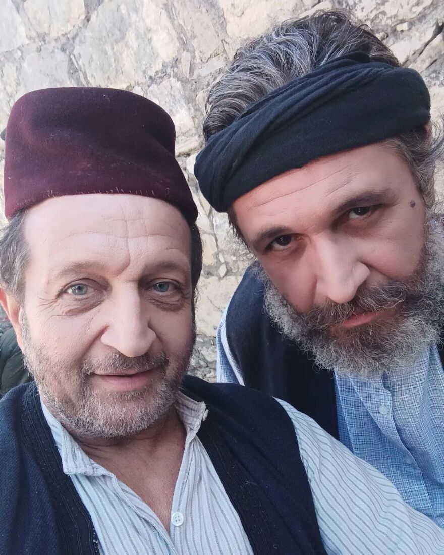 Σπύρος Μπιμπίλας: Δημοσίευσε φωτογραφίες από τα γυρίσματα του «Καπετάν Μιχάλη»