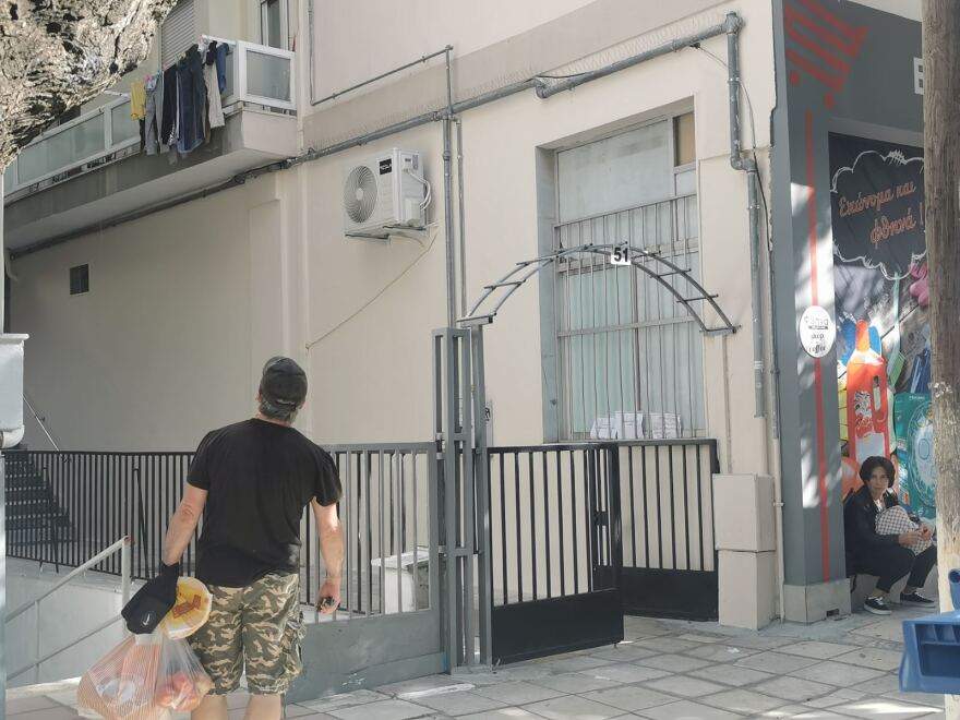 Θεσσαλονίκη: 30χρονος πήδηξε στο κενό από τον πέμπτο όροφο πολυκατοικίας και επέζησε