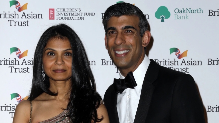 Ρίσι Σούνακ: Το παιδί Ινδών μεταναστών έγινε πρωθυπουργός - Η πάμπλουτη σύζυγός του