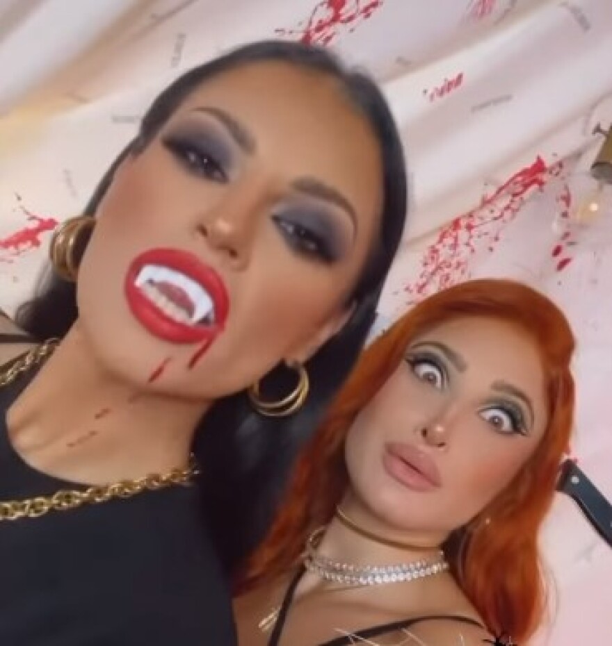 Ιωάννα Τούνη και Δήμητρα Αλεξανδράκη μεταμφιέστηκαν για το Χάλογουιν 