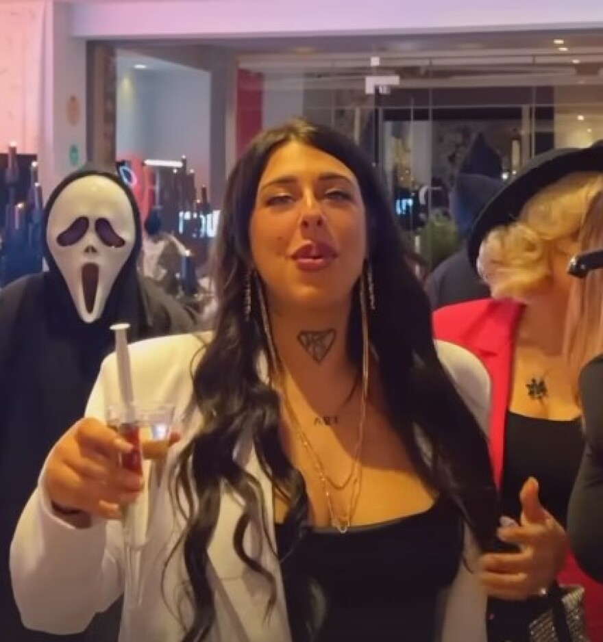 Ιωάννα Τούνη και Δήμητρα Αλεξανδράκη μεταμφιέστηκαν για το Χάλογουιν 