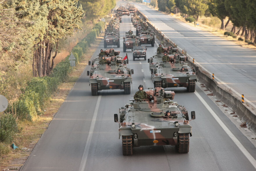 Θεσσαλονίκη: Δείτε εικόνες από τη δοκιμαστική στρατιωτική παρέλαση