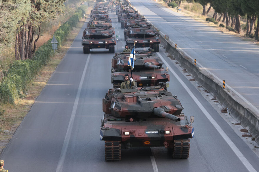 Θεσσαλονίκη: Δείτε εικόνες από τη δοκιμαστική στρατιωτική παρέλαση