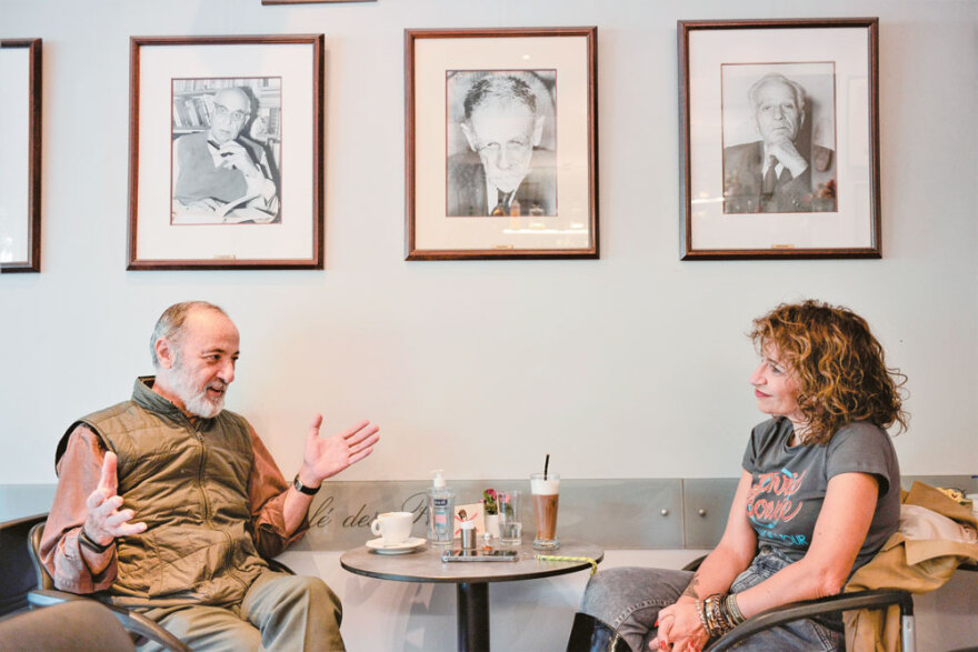 Στέλιος Μάινας: Είναι τρομερή η αγωνία να «καταναλώνεις» διαρκώς social media