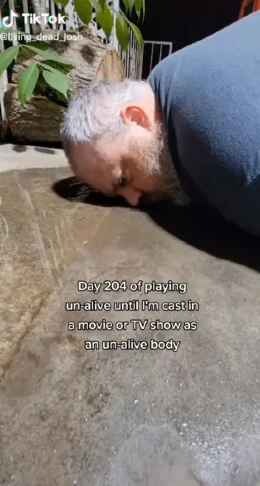 TikToker υποδυόταν τον νεκρό για να πάρει ρόλο σε σειρά - Τα κατάφερε 