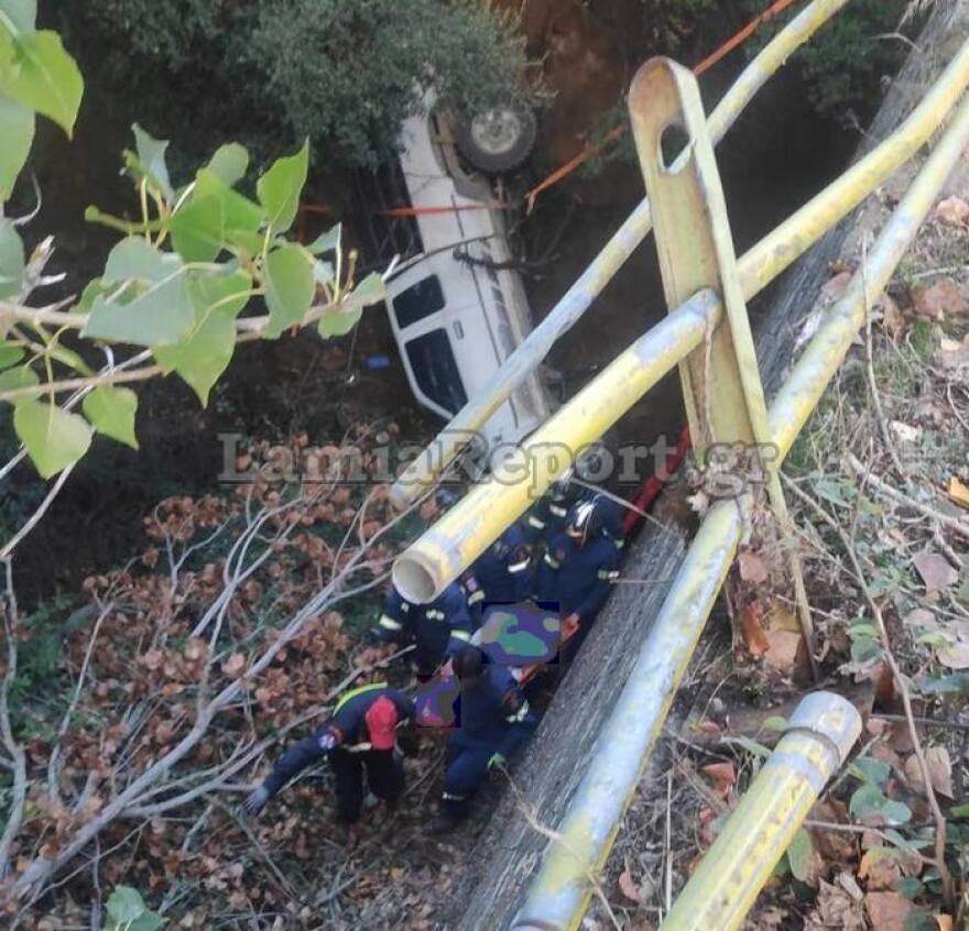 Φθιώτιδα: Νεκρός 38χρονος που έπεσε από γεφύρι με το αυτοκίνητό του ενώ επέστρεφε σπίτι του