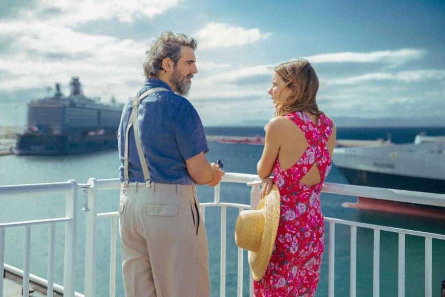 Γιάννης Κότσιρας: Ο δημοφιλής ερμηνευτής για πρώτη φορά στο θεατρικό σανίδι