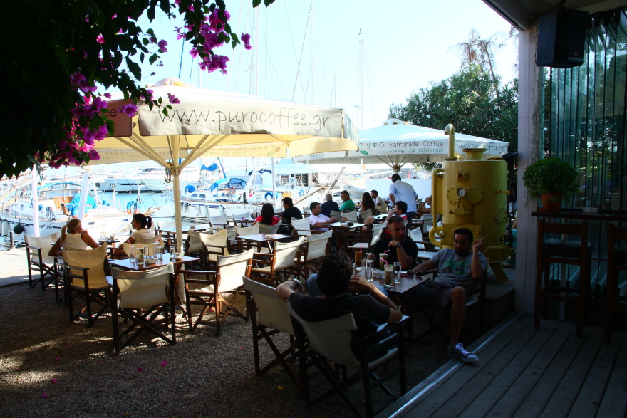 Skipper’s Bar: Αποχαιρετιστήρια βραδιά με «open bar» στο ιστορικό στέκι των ερωτευμένων στη Μαρίνα Αλίμου