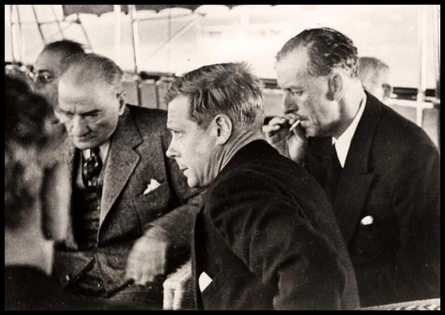 Γιατί το Πανεπιστήμιο της Οξφόρδης έβγαλε «κόκκινη κάρτα» στον Κεμάλ Ατατούρκ