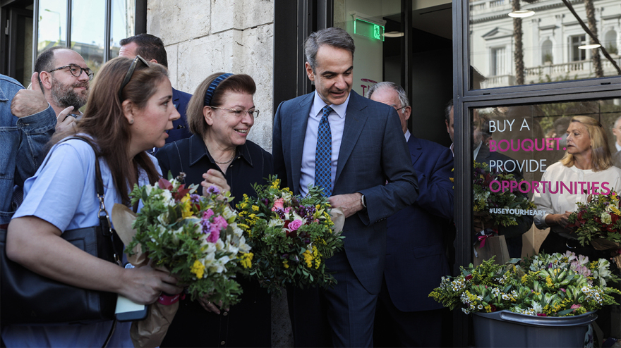 Εγκαίνια λουλουδάδικων της Βουλής - Μητσοτάκης: Xώρος ταυτισμένος με την ιστορική μνήμη των Αθηναίων 